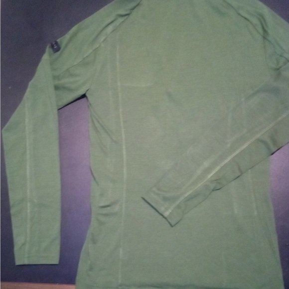 Green - Picture 2 of 3